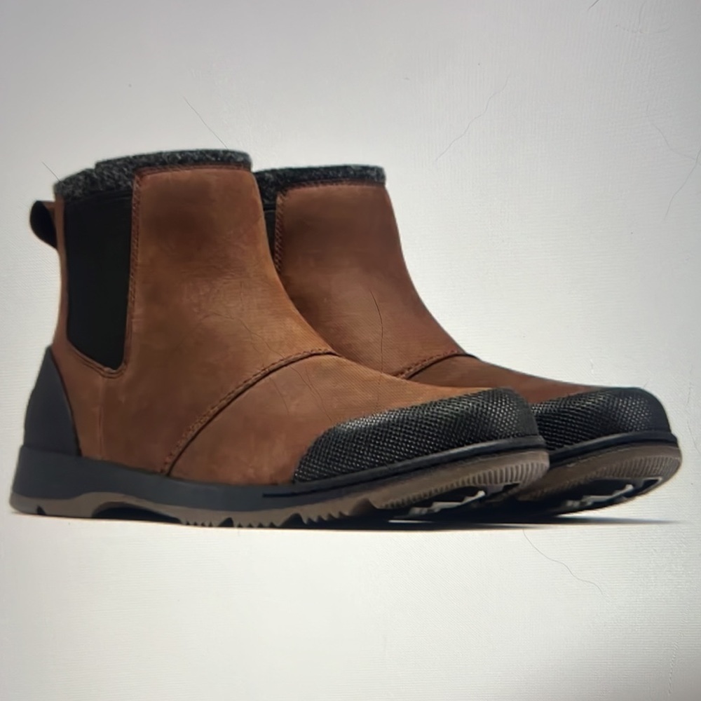 Men’s Ankeny Chelsea Boots size 11 NWOT  sold out online Tabacco Color